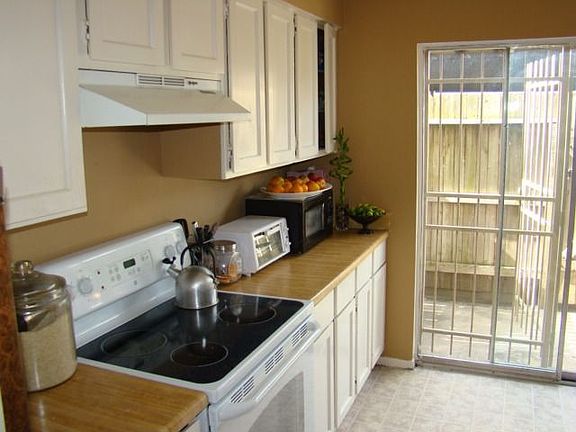 5th image of 6111 Beverly Hill St #15