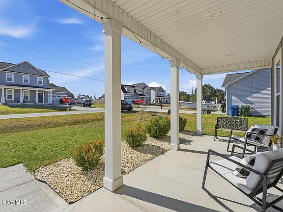 4th image of 304 Holbrook Lane