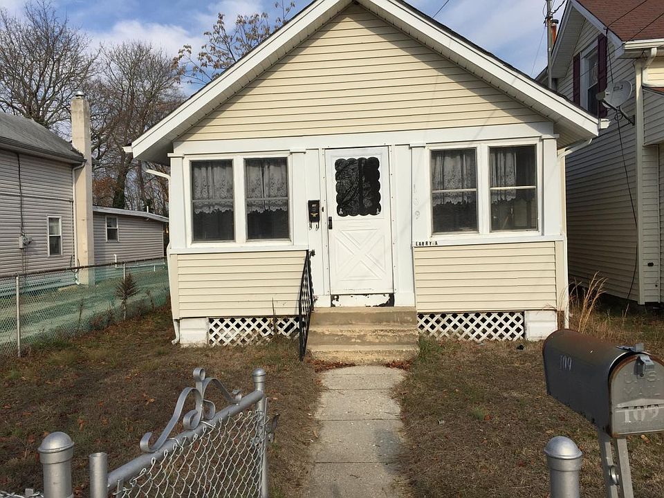 1st image of 109 Pine St