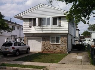 363 Naughton Ave, Staten Island, NY 10305