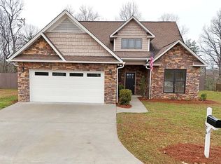 96 Lindsey Ln, Blue Ridge, GA 30513