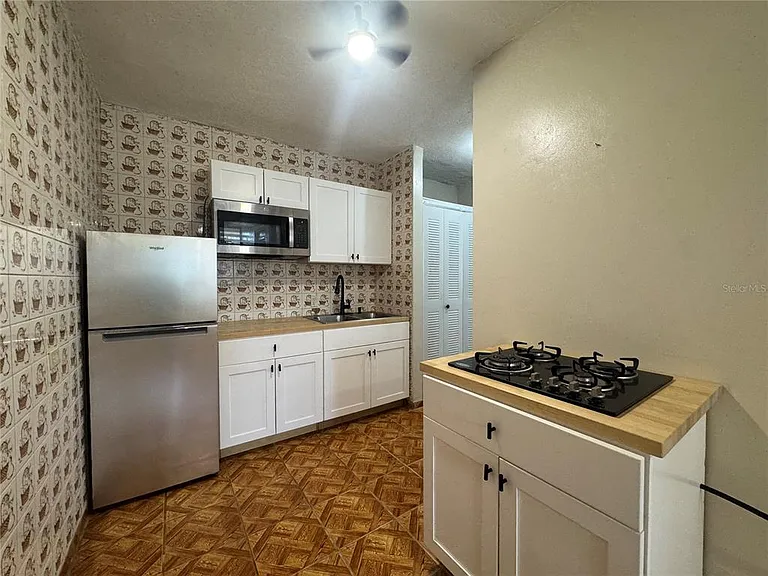 PASEO MAGDALENA ST. Urb. Levittown Lakes #11-AK — Photo 4