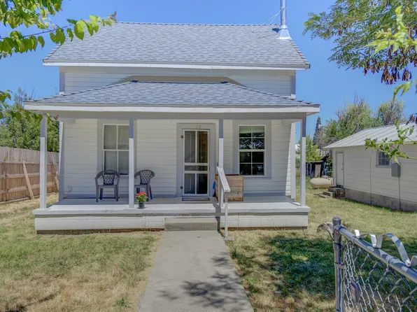 218 College St, Etna, CA 96027