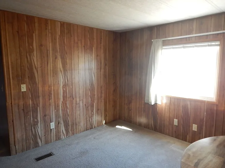 994 SE Willowdale Dr — Photo 7