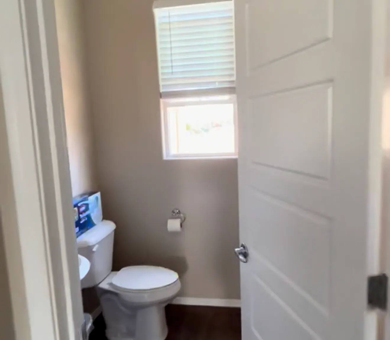 4 bed, 2.5 bath, 2185 sqft, $4,700 — Photo 4