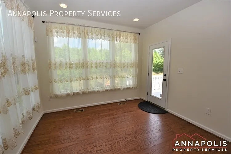 7946 Monrovia Dr — Photo 8