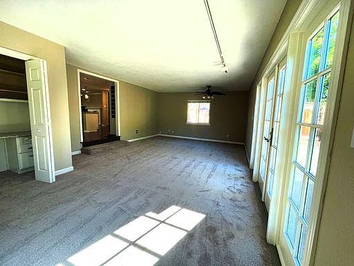 4th image of 4883 Sutcliff Ave