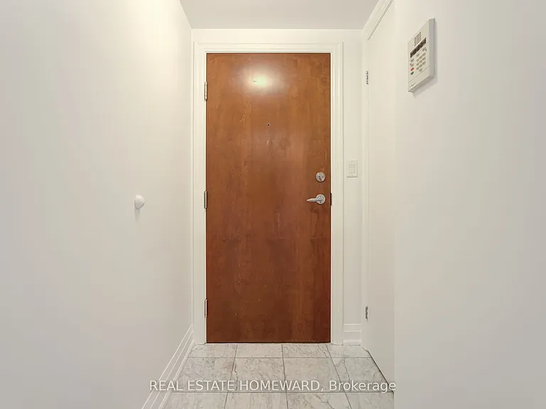 300 Bloor St E #611 — Photo 7