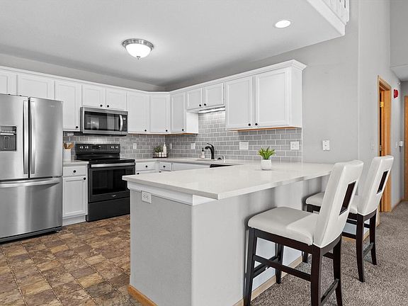 3rd image of 4221 Taylor HARBOR EAST East #8