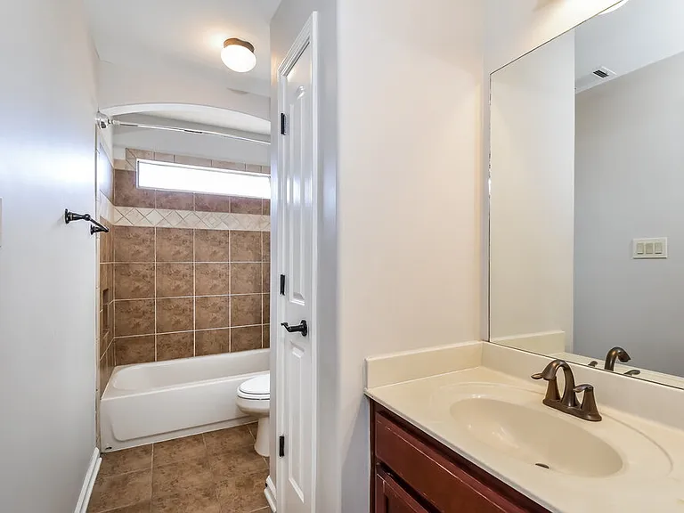 480 Green Willow Cv — Photo 16