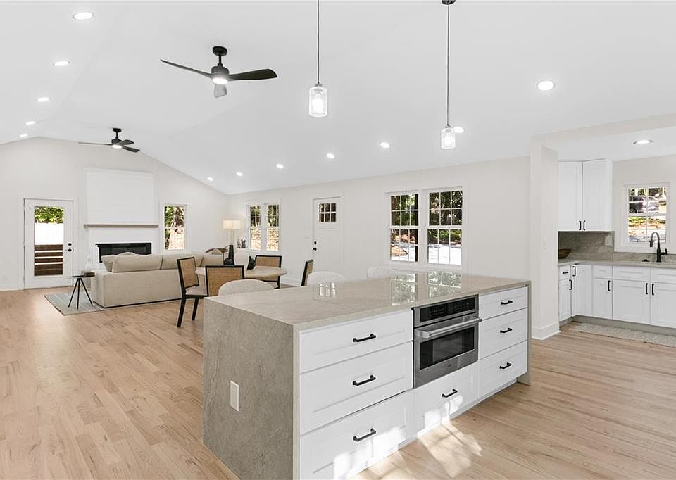 1st image of 3154 Briarcliff Way