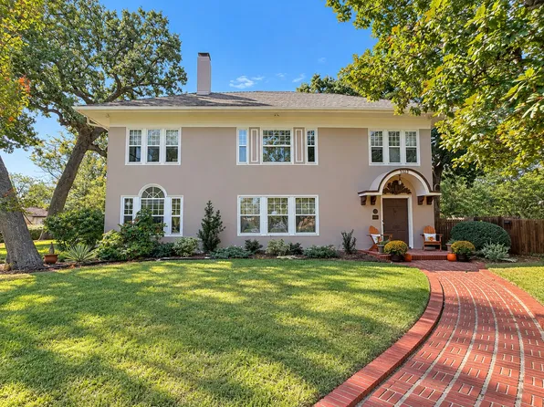 1023 W Oak St, Denton, TX 76201