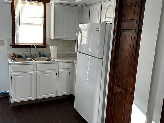 2nd image of 1329 Walnut Dr