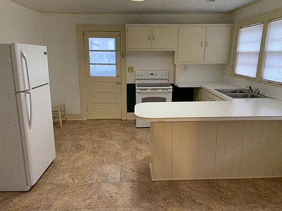 2nd image of 333 Missouri St