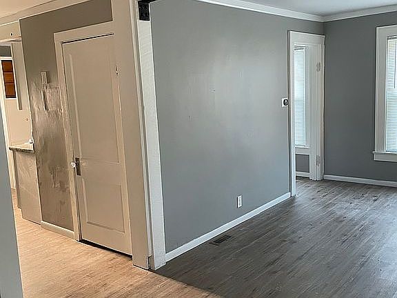 2nd image of 2091 Caldwell St