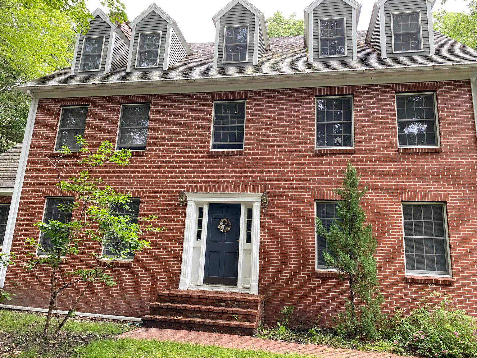 5 bed, 4800 sqft, $7,200 — Photo 2