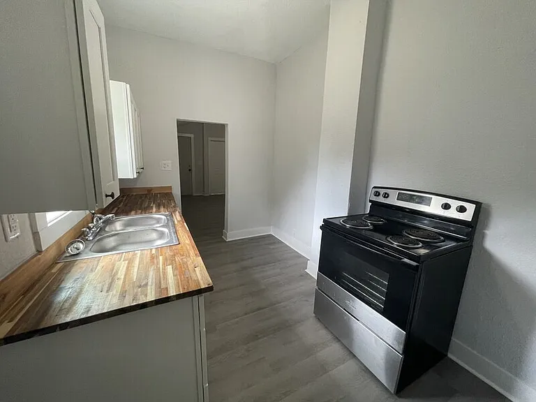 1621 Dora St — Photo 7