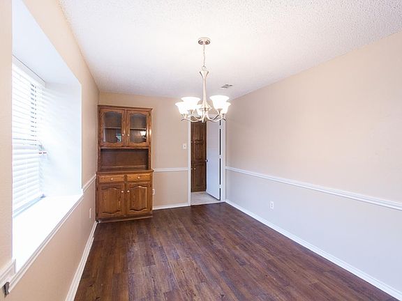 4th image of 709 Stoneybrook Dr