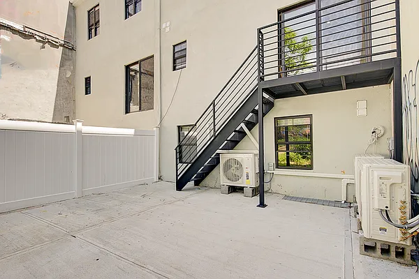 Rented by Compass | media 16