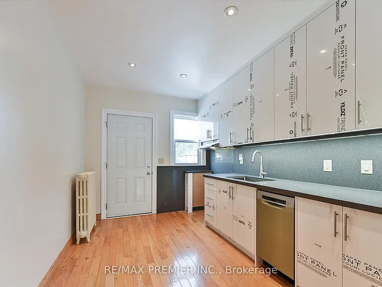 1575 Bayview Ave — Photo 5