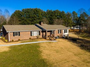 54 Shining Sun Ln, Hendersonville, NC 28792