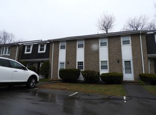 10 Fieldstone Dr, Londonderry, NH 03053