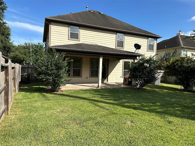 2606 Riverhollow Ln — Photo 29