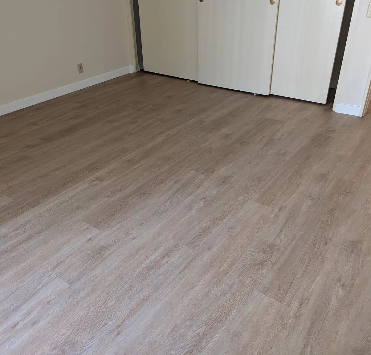 2 bed, 1300 sqft, $2,700 — Photo 4