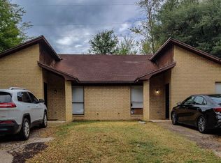 900/902 W Niblick St, Longview, TX 75604