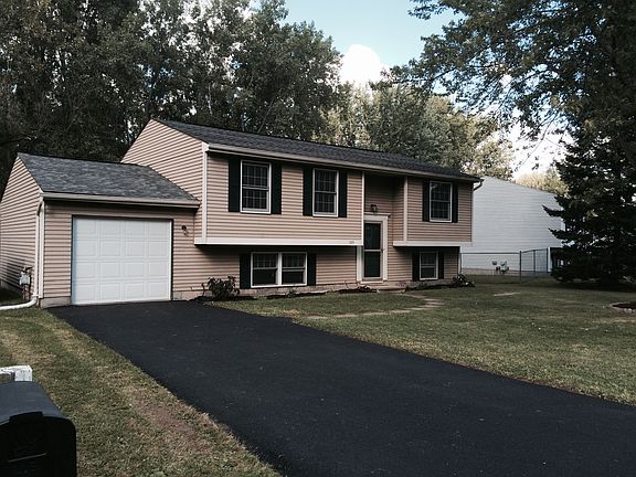 3rd image of 103 Seabreeze Dr