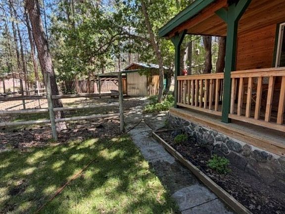 3rd image of 3803 Forest Ln