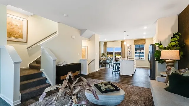 452 17th Ave — Photo 7