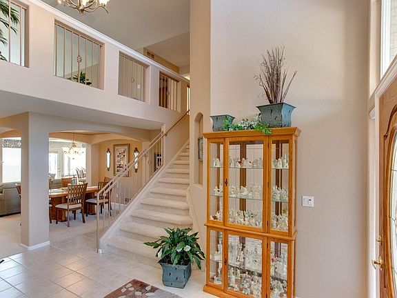 OPEN FLOOR PLAN WITH LARGE ENTRY