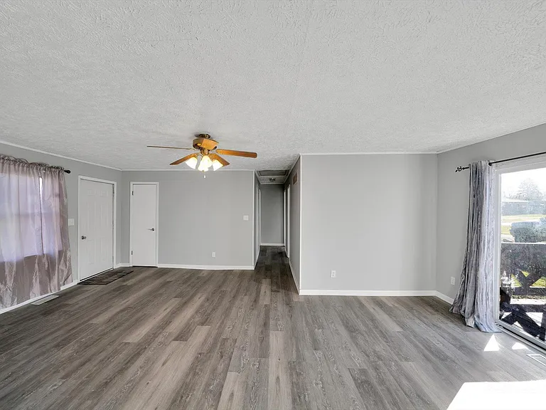 303 S East St — Photo 17