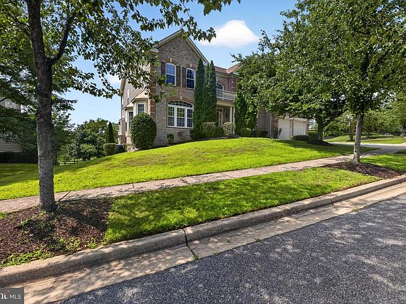 2nd image of 15404 Symondsbury Way