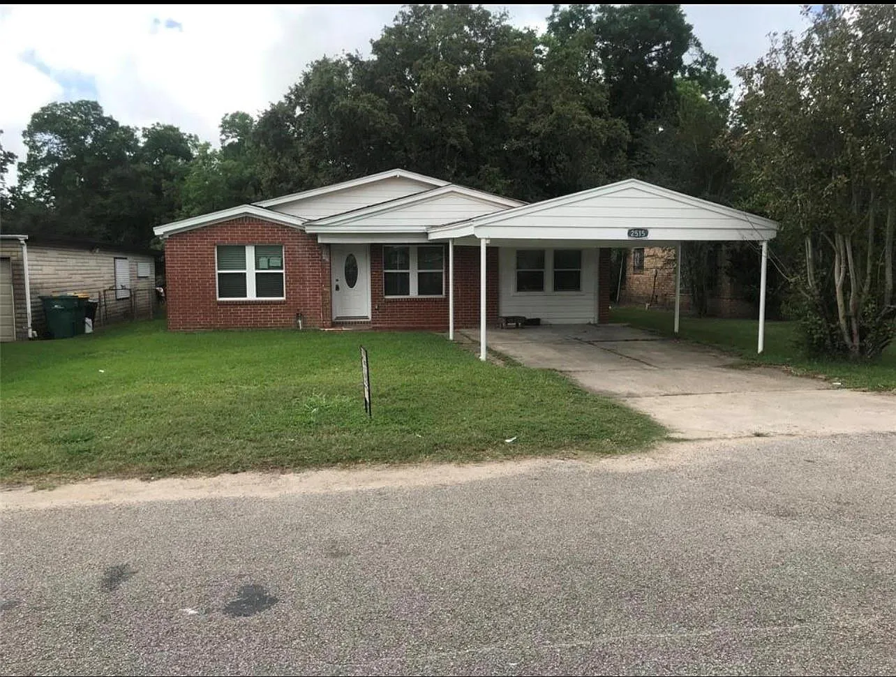 4 bed, 2.0 bath, 1500 sqft, $1,950 — Photo 1