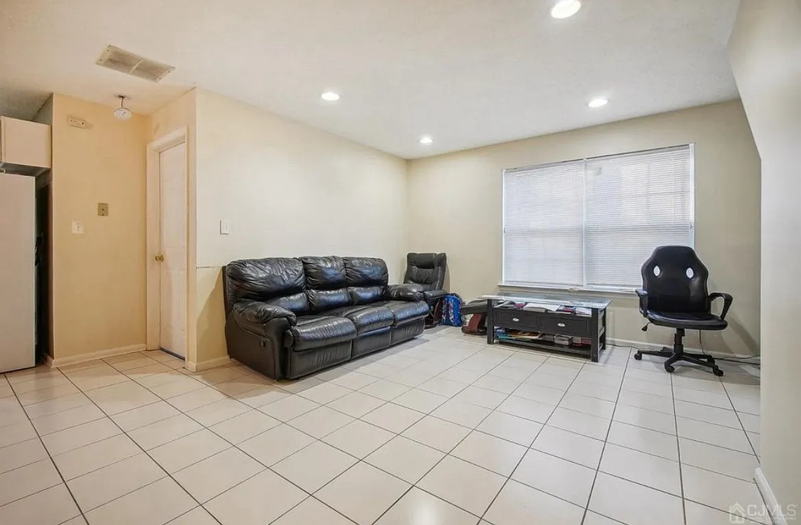 2 bed, 1156 sqft, $2,650 — Photo 4