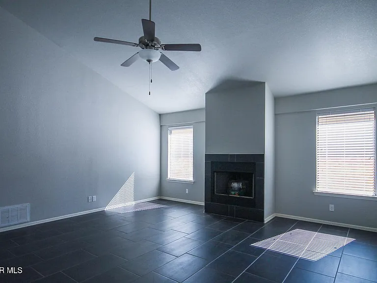 4833 Adrian Campos St — Photo 10