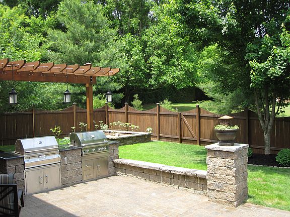 5th image of 425 Meadowcrest Cir