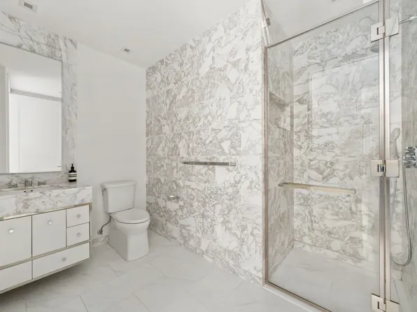 138 East 50th Street image 5 of 11