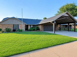 717 Brentwood Dr, Ponca City, OK 74601