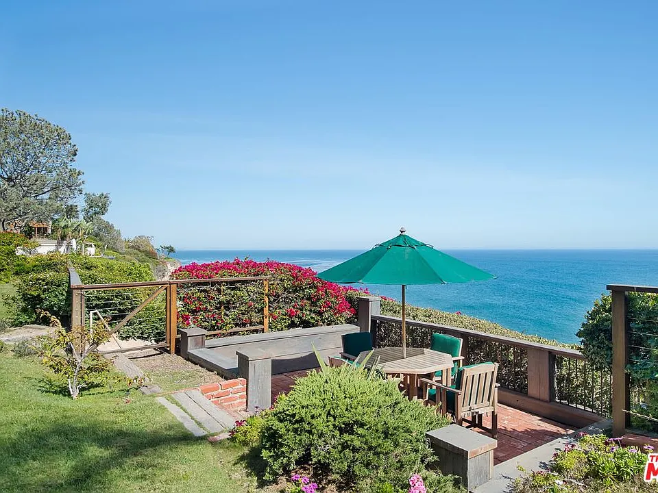 29008 Cliffside Dr