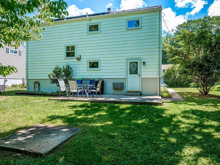 15 Woodmere St #15 — Photo 16