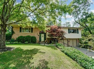 5532 Woodbridge Ln, Dayton, OH 45429