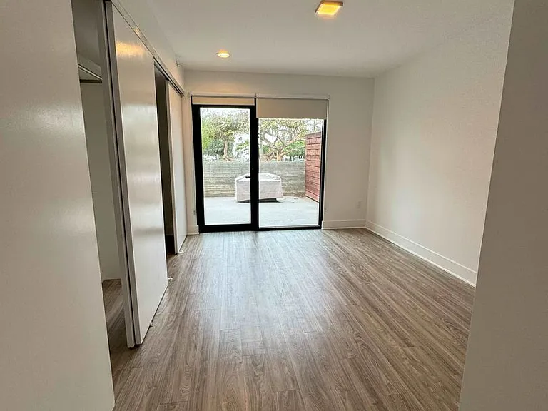 301 Ocean Ave — Photo 22