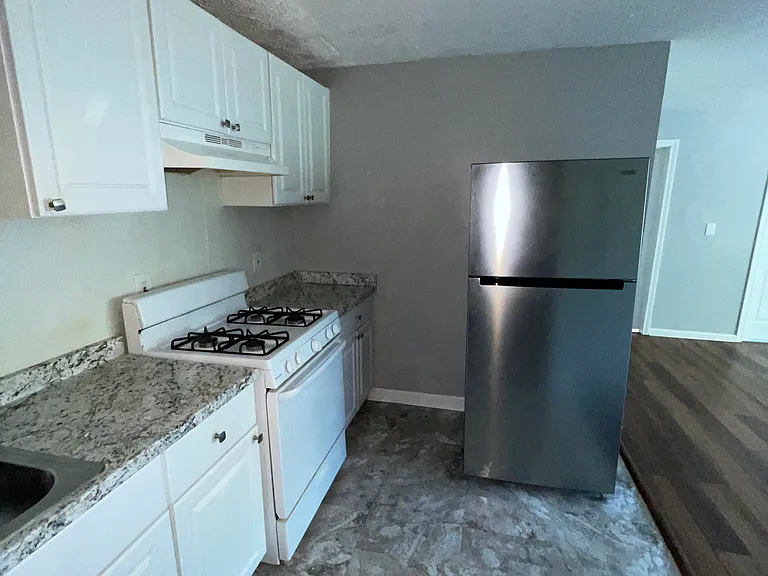 467 Allen St #301 — Photo 1