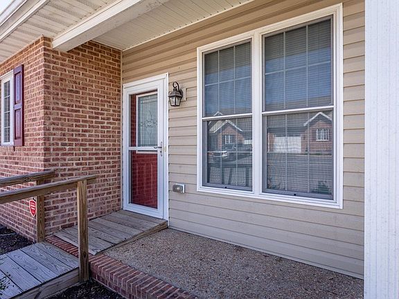 2nd image of 1135 Royal Ct