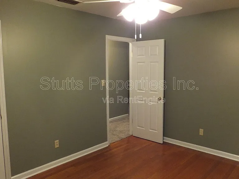 1918 Hermitage Dr — Photo 7