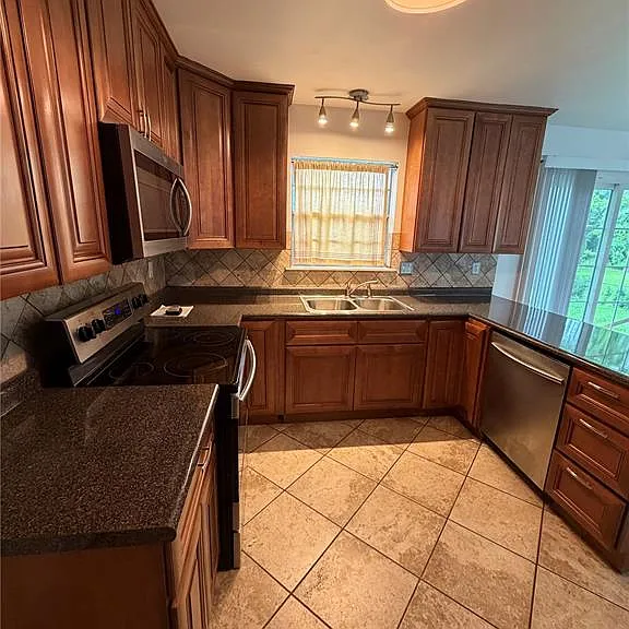 713 Plaza Dr — Photo 6