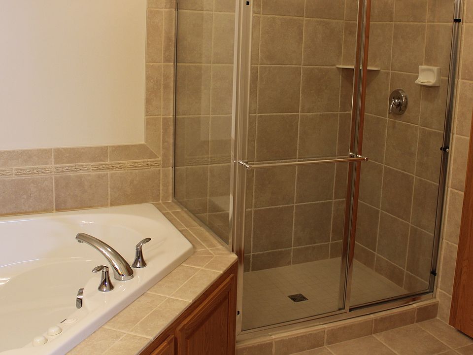 2nd image of 1776 Stieger Lake Ln APT 406